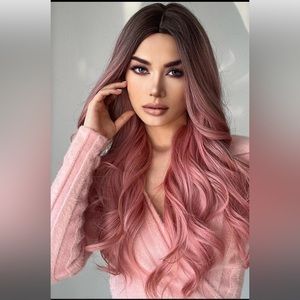 NIB NEVER worn synthetic women’s wig